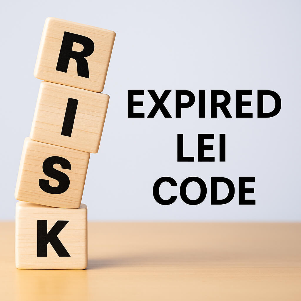 Cubi di legno impilati che formano la parola “RISK” con il testo “Codice LEI Scaduto” — immagine concettuale che mostra il rischio di un LEI scaduto.